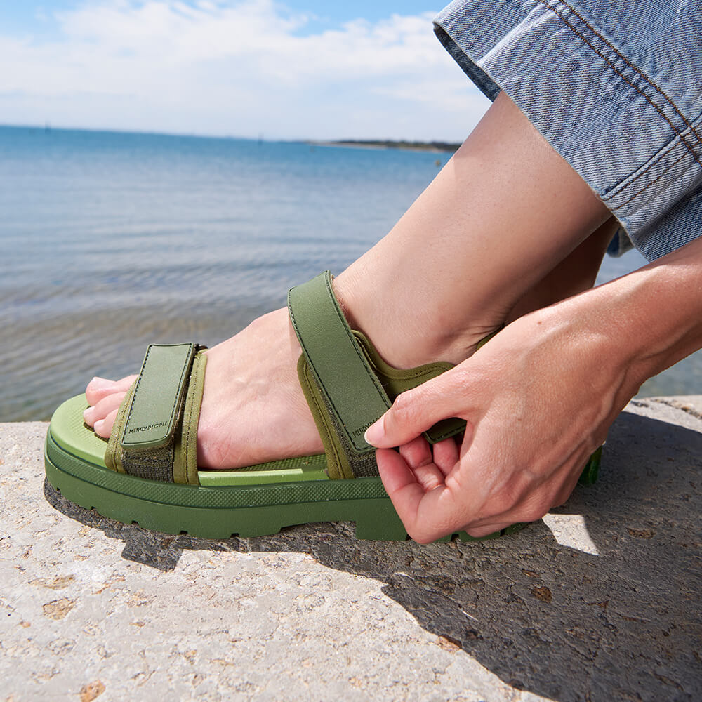 Lochie Sandal // Bright Olive