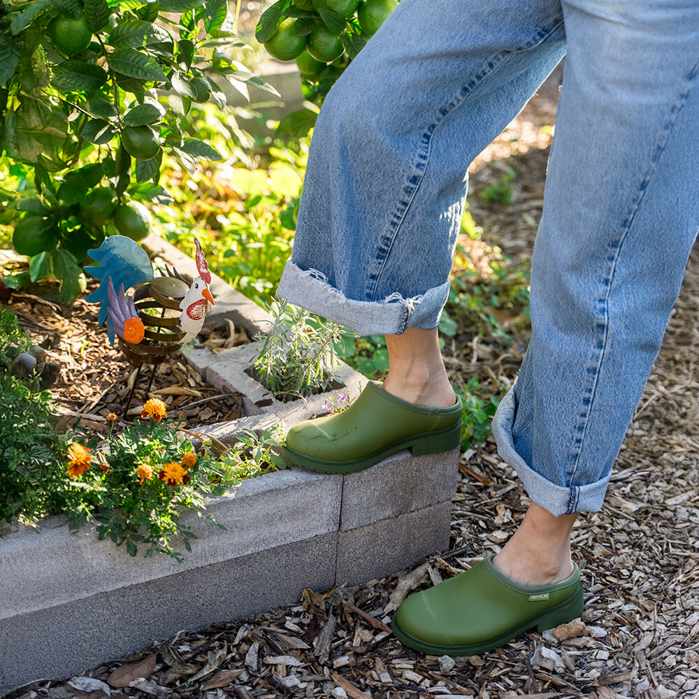 Billie Clog // Bright Olive